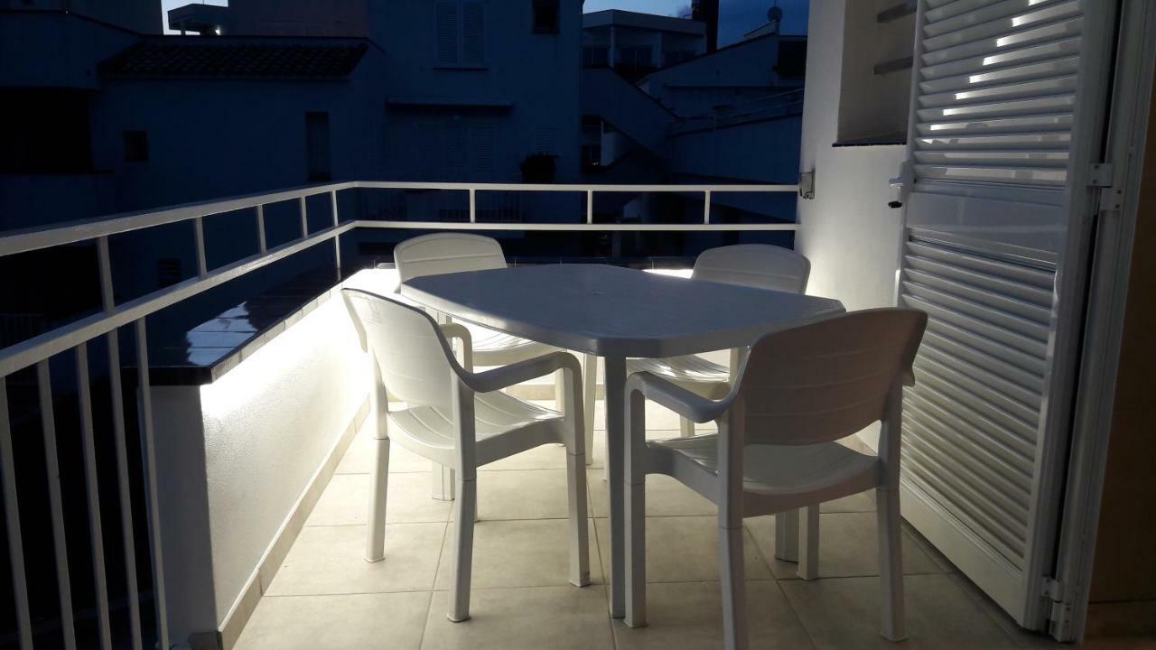 Апартаменты Residencia Platja De Росас Экстерьер фото
